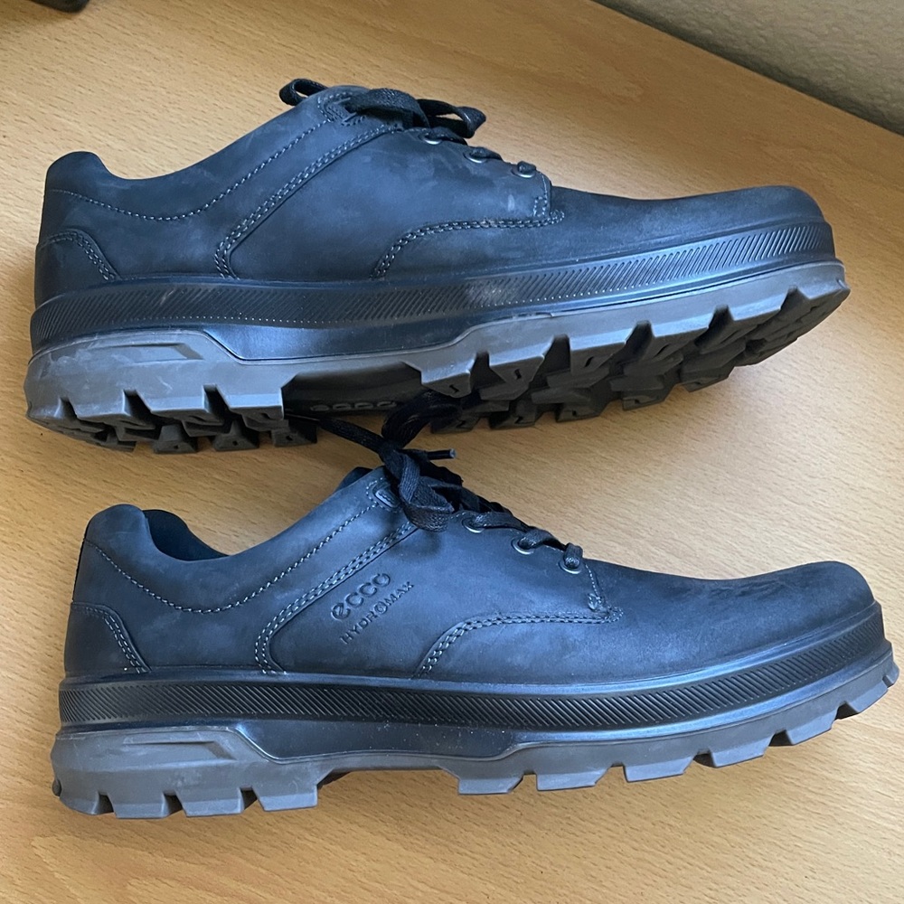 ecco rugged track black